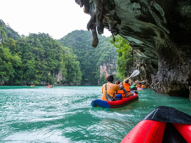 Phang Nga Sea Canoe by Big Boat